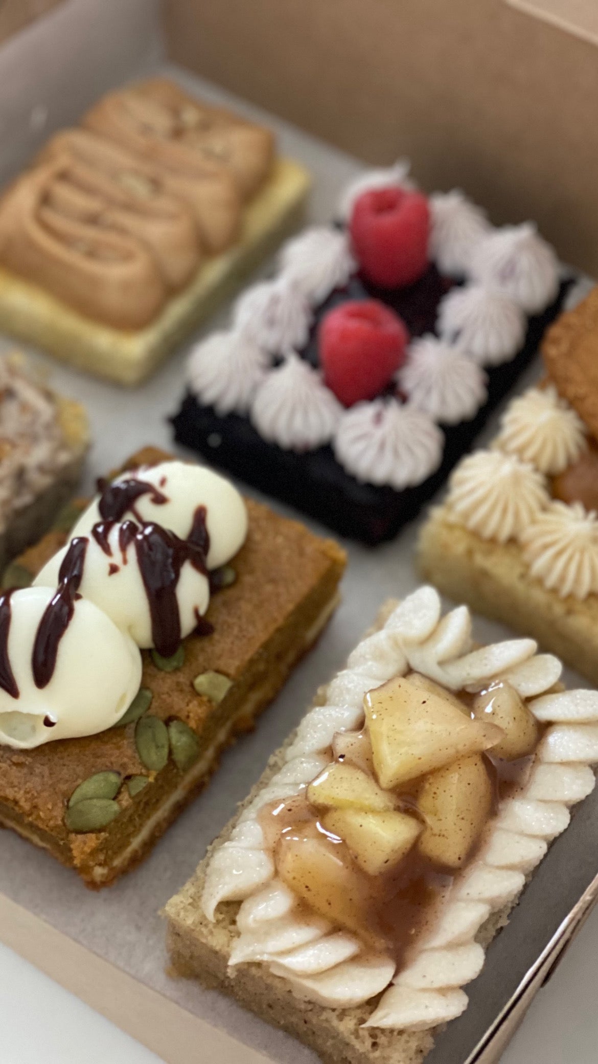 Welcome Fall Cake Tasting Bix